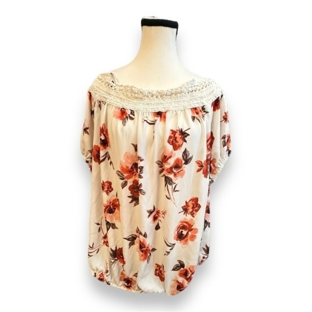 Women’s torrid 2 Cold Shoulder Crochet Top Yoke Cream Floral Top Elastic Bottom